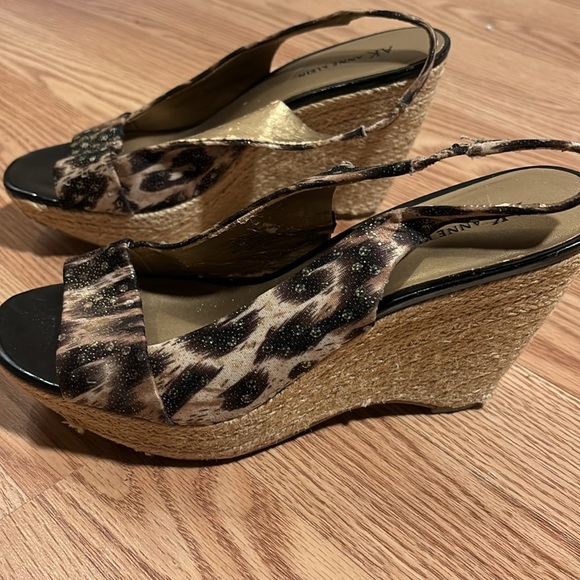 Anne Klein Wedge Heel Sling Back Cheetah Print Sandal Size 8 Wedge Heel - Picture 3 of 5